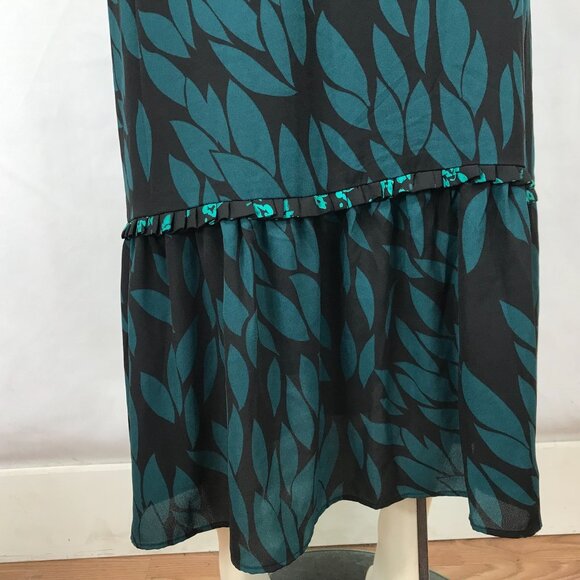 CABI -WOMEN'S MEDIUM - GREEN/BLACK LONG SLEEVE BUTTON BELTED AUTUMN DRESS - Picture 7 of 8